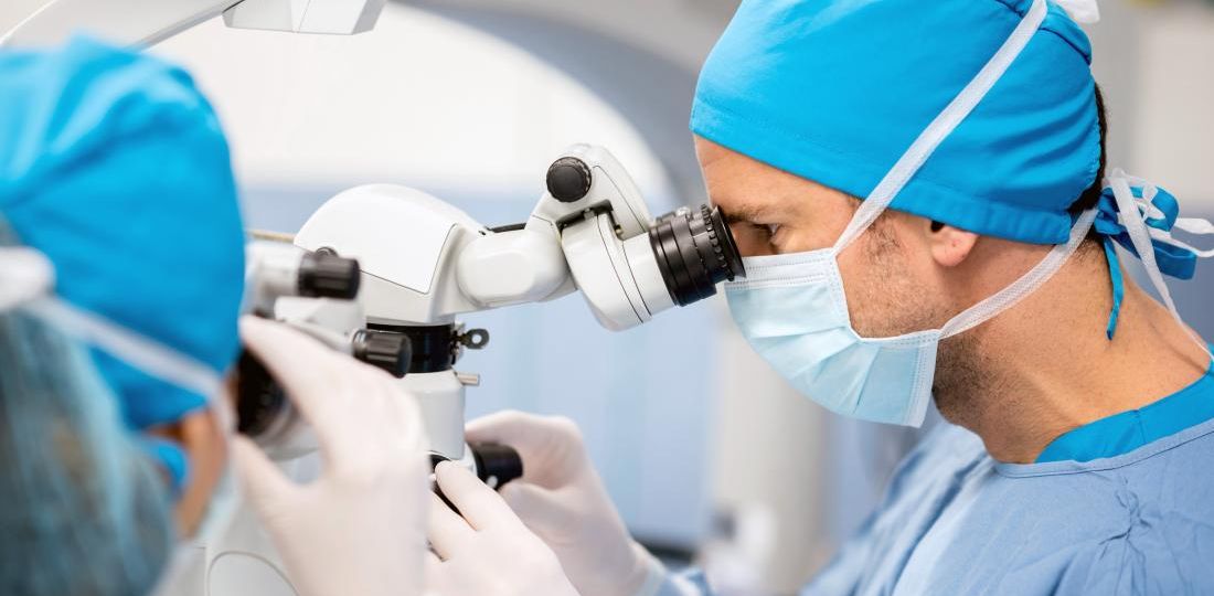 an-ophthalmologist-doing-eye-surgery